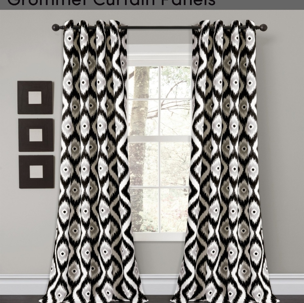 Curtains (set of 2)